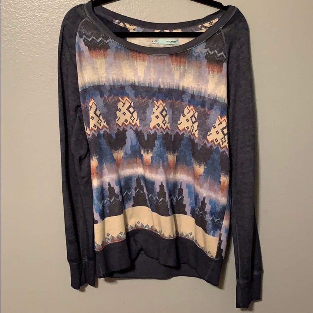 Sweatshirt